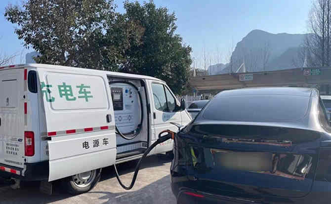 胡杨河汽车搭电