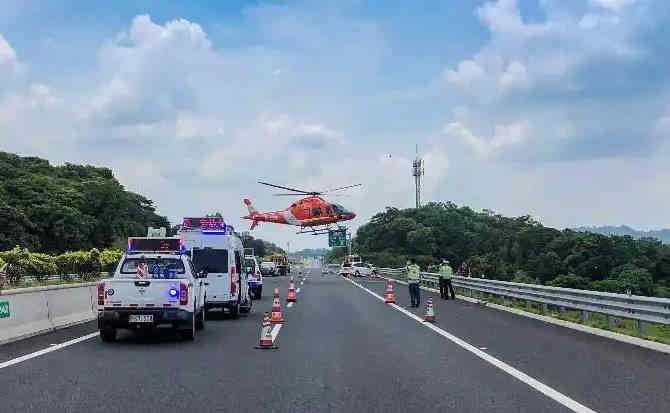 胡杨河高速公路汽车救援案例